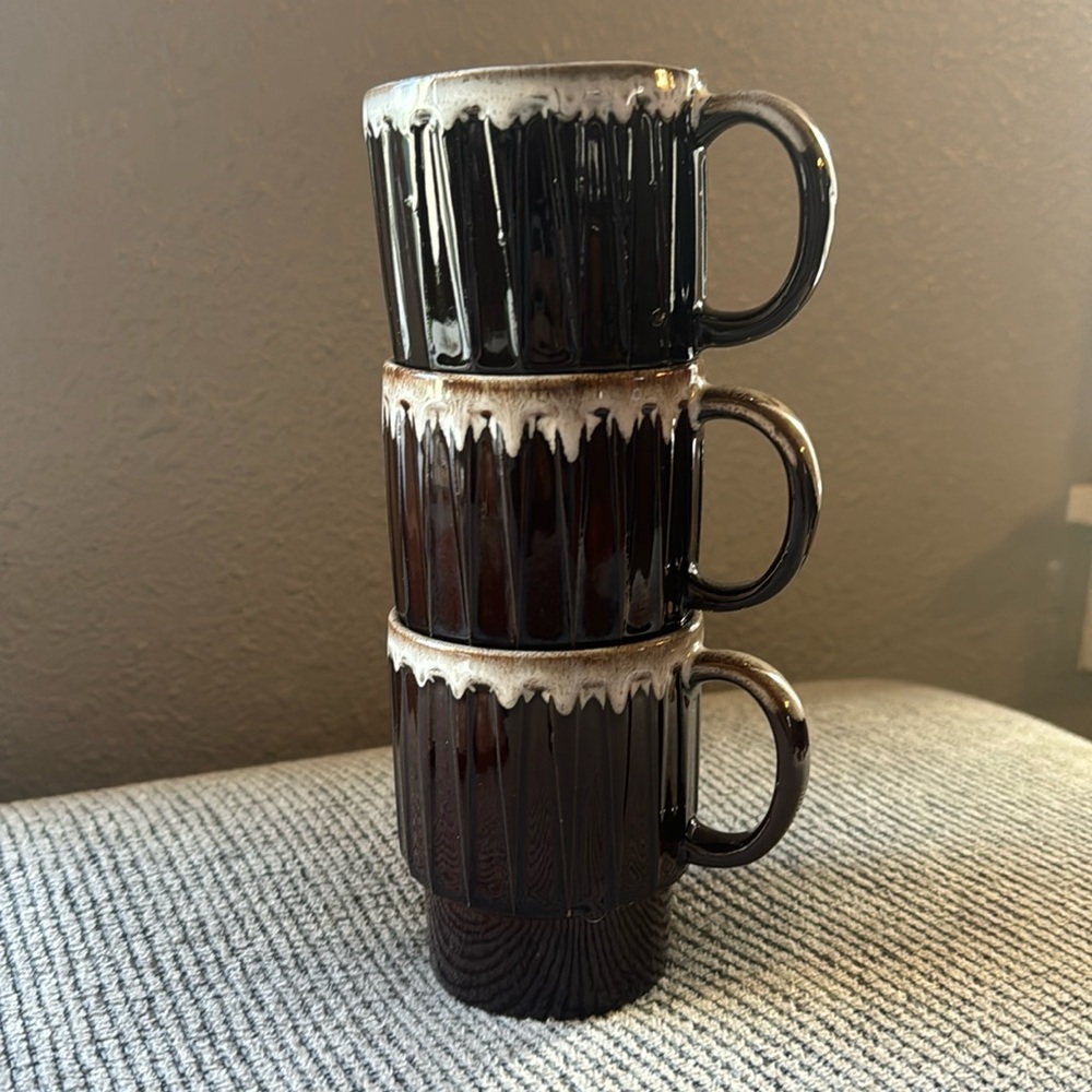 Vintage stacking mugs